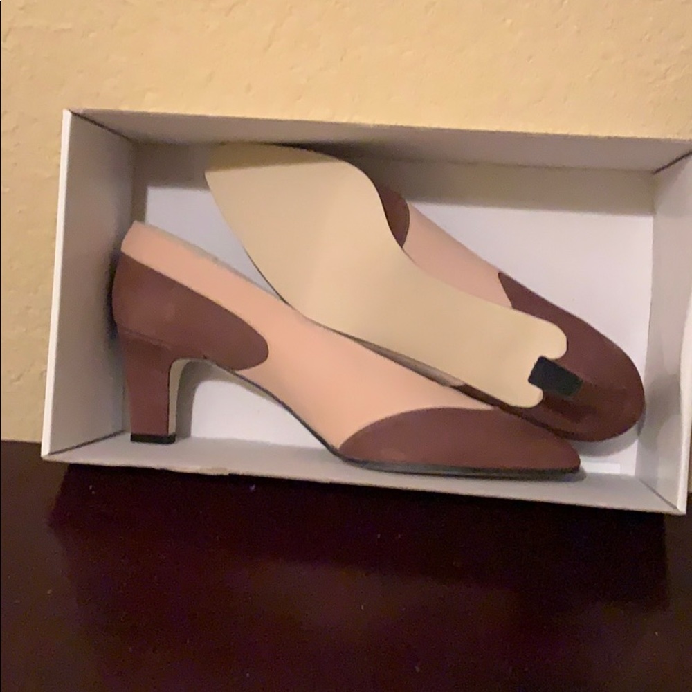 Cute low heels!
